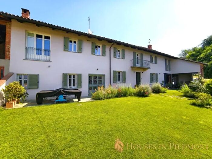 Casa con 6 locali in vendita in Chiusano D'Asti