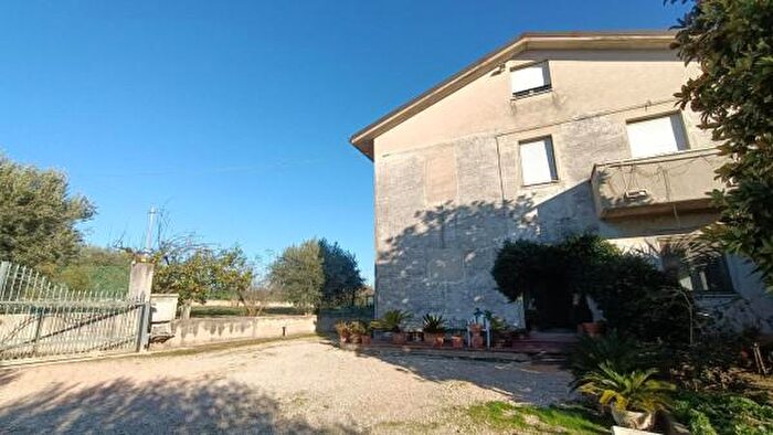 Casa con 6 locali in vendita in Contrada Piane Chienti, Civitanova Marche
