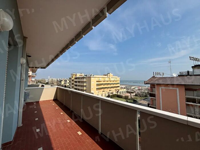 Appartamento trilocale in vendita in Viale Caravaggio, Cesenatico