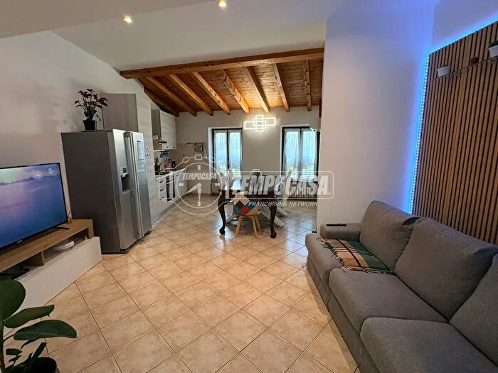 Appartamento quadrilocale in vendita in Via Guglielmo Marconi, Fino Mornasco