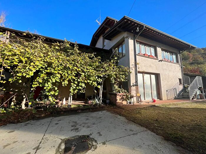 Casa con 5 locali in vendita in Via Vignone Entratico, Entratico