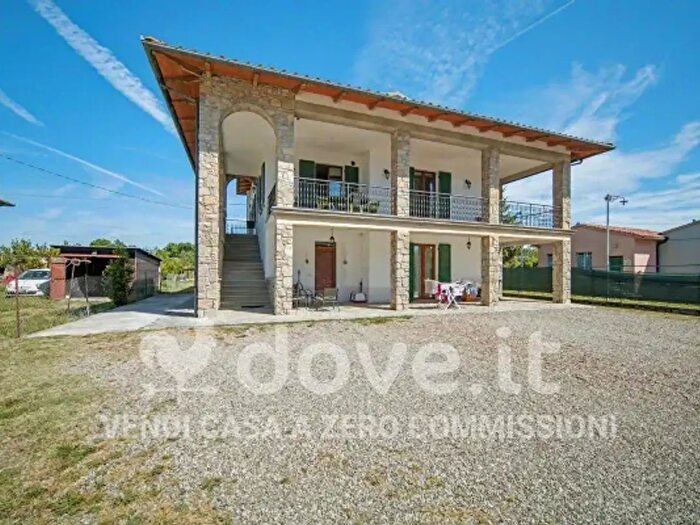 Casa quadrilocale in vendita in Via Nuova, Tuoro Sul Trasimeno