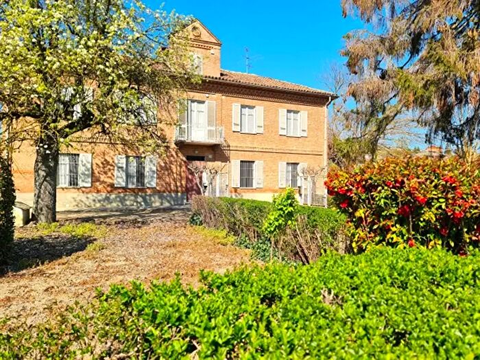 Casa con 6 locali in vendita in Costigliole DAsti