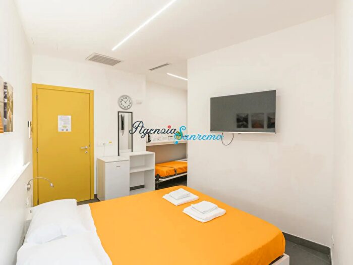 Appartamento con 7 locali in vendita in Via San Francesco Snc, Sanremo