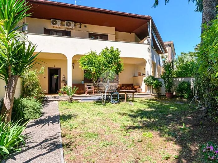 Casa con 5 locali in vendita in Via dei Bentivoglio, Roma