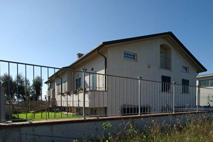 Casa con 6 locali in vendita in San Giustino