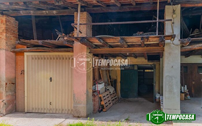 Casa bilocale in vendita in Via Alessandro Volta, Magenta