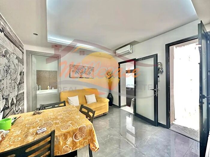 Appartamento trilocale in vendita in Piazza Santa Lucia, Siracusa