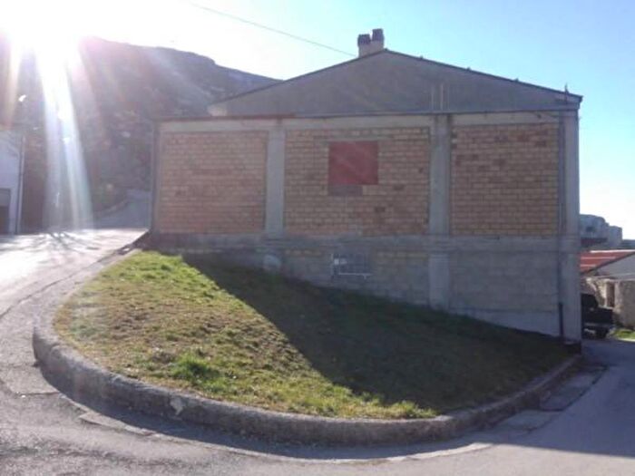 Casa monolocale in vendita in Via Giacomo Caldora, Civitaluparella