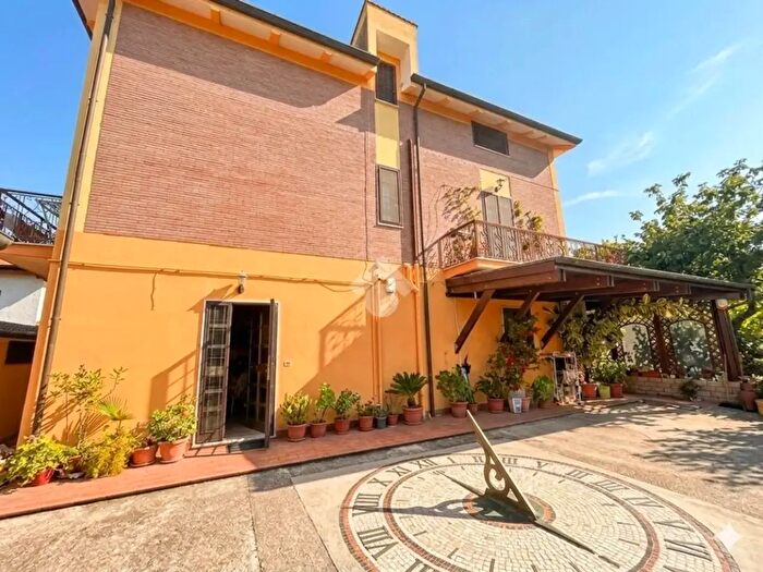 Appartamento trilocale in vendita in Roma