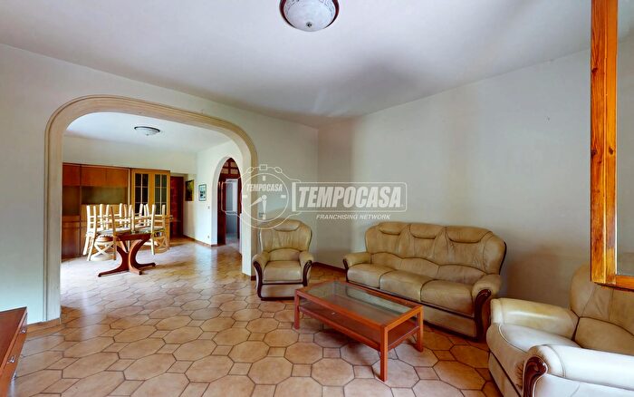 Appartamento con 5 locali in vendita in Carpi