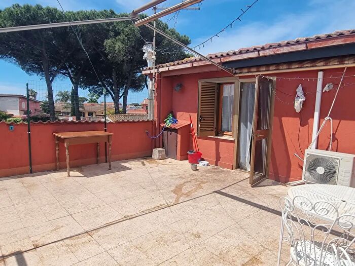 Casa trilocale in vendita in Via Dora Baltea, Ardea