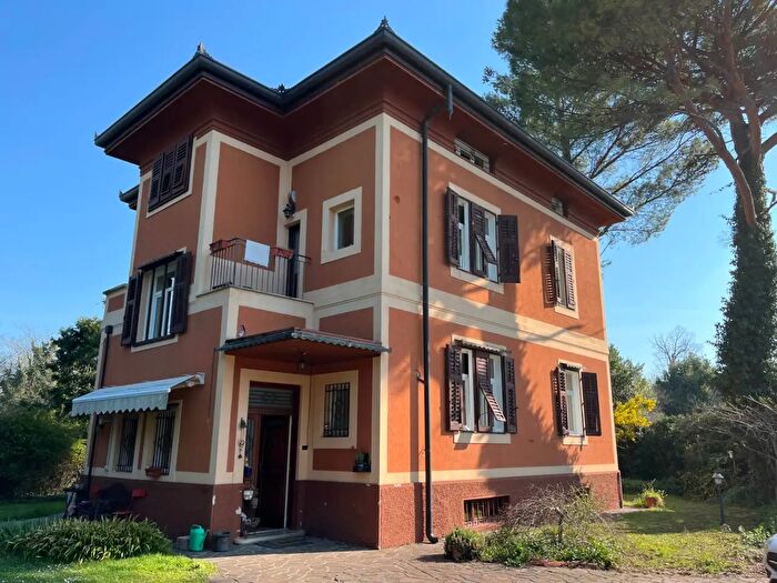 Casa con 8 locali in vendita in Via Montesanto, Gorizia