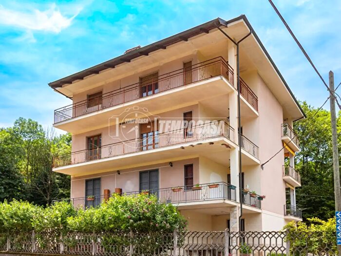 Appartamento con 5 locali in vendita in Via Pomeri, Giaveno