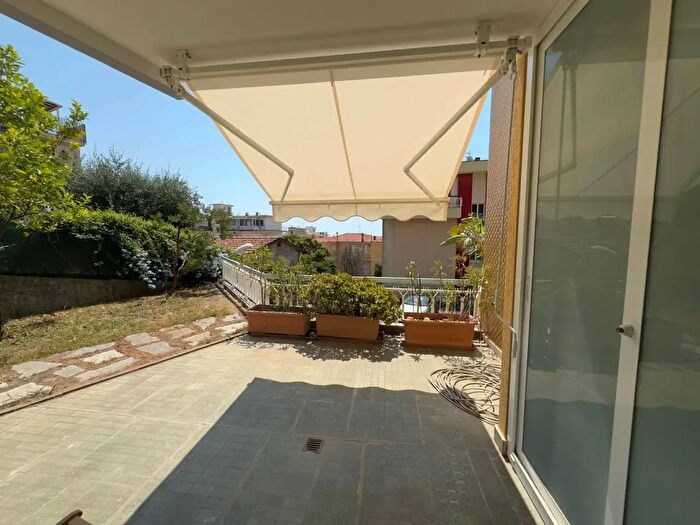 Appartamento trilocale in vendita in Via Padre Semeria, Sanremo