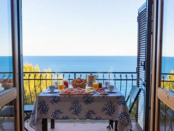 Appartamento bilocale in affitto in Via Collarina, Poggi, Imperia