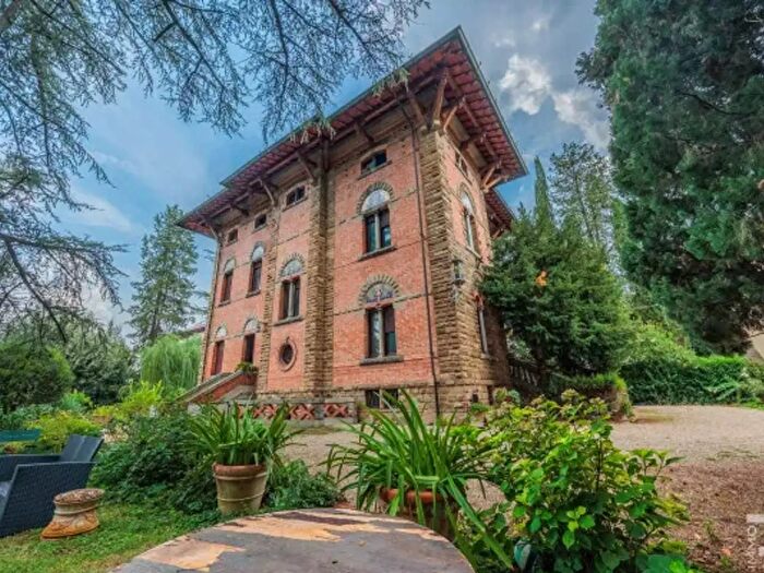 Casa con 6 locali in vendita in Via Chiantigiana, Montevarchi