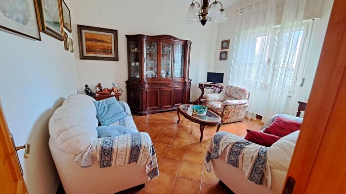 Casa con 6 locali in vendita in Rosignano Marittimo