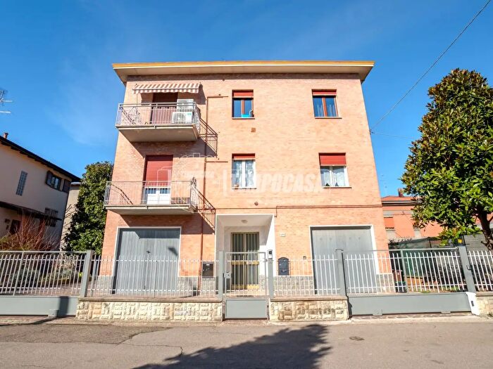 Appartamento con 5 locali in vendita in Via Alessandro Tassoni, Vignola