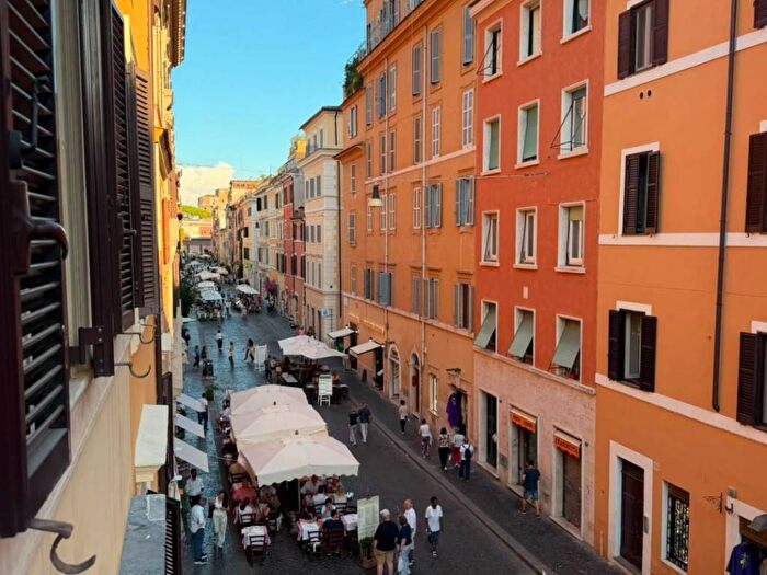 Appartamento trilocale in affitto in Borgo Pio, Borgo, Roma