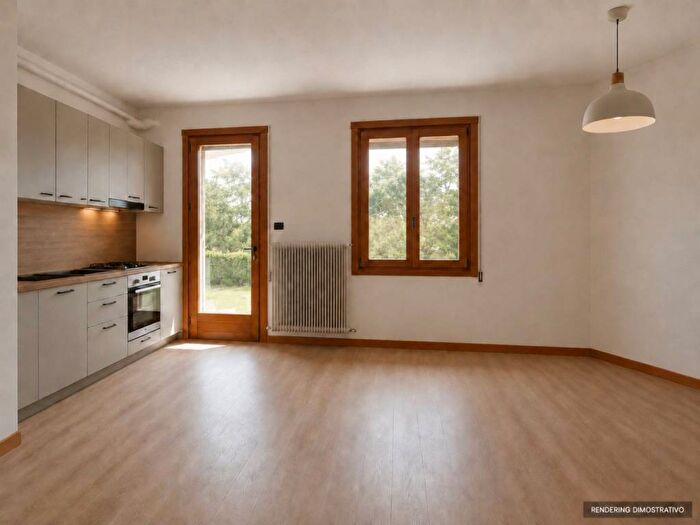 Appartamento trilocale in affitto in via zanchetta, Centro, San Pietro in Gu