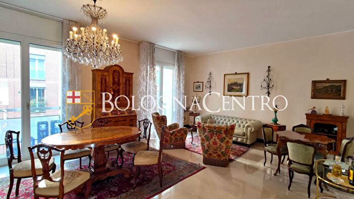 Appartamento con 7 locali in vendita in Via Riva di Reno, Bologna