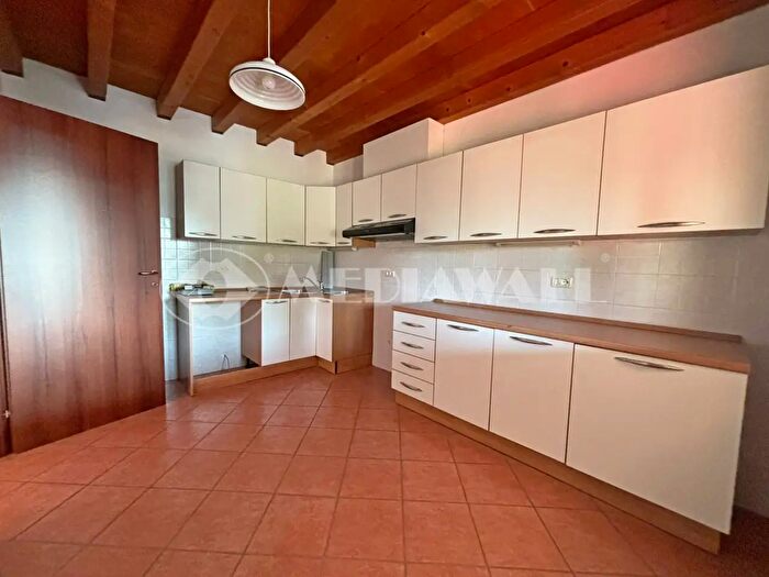 Casa con 7 locali in vendita in Piazzetta John Fitzgerald Kennedy, San Quirino
