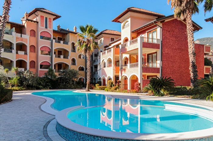 Appartamento trilocale in vendita in Lungolago Giuseppe Zanardelli, Toscolano Maderno