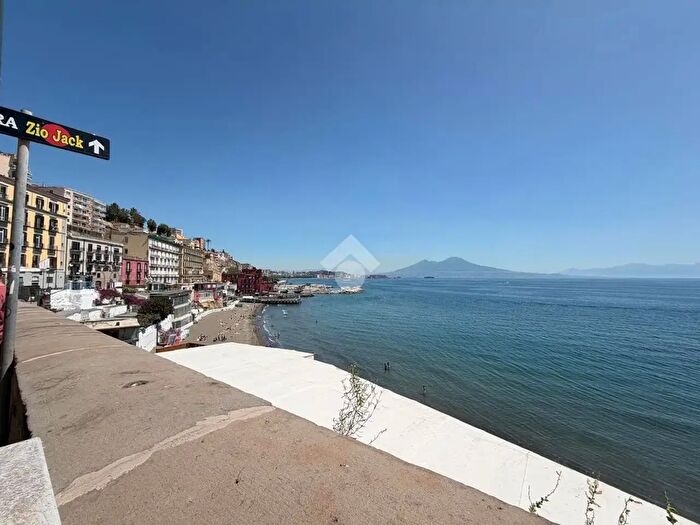 Appartamento trilocale in affitto in Via Posillipo, Napoli