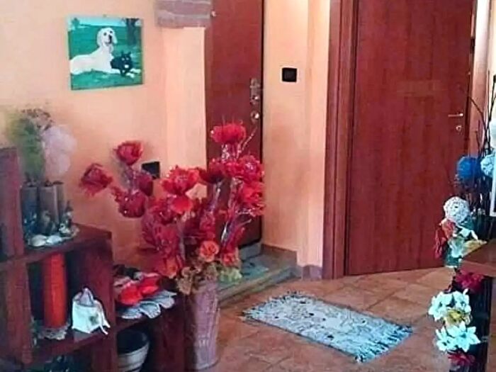 Casa con 5 locali in vendita in Massa