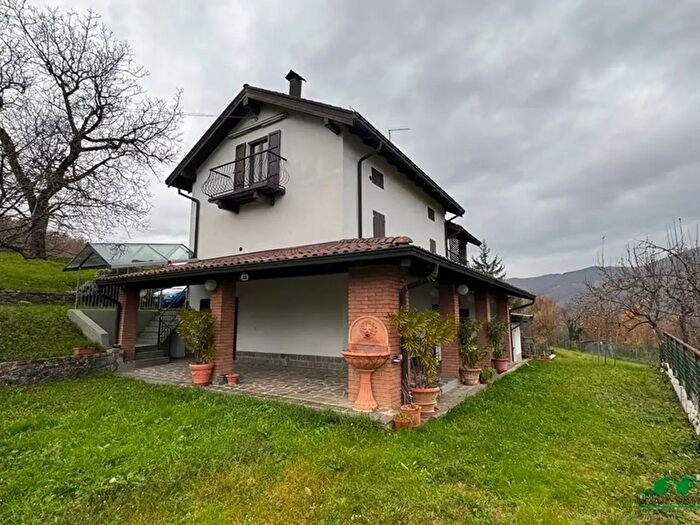 Casa con 5 locali in vendita in Strada Bergotto, Berceto