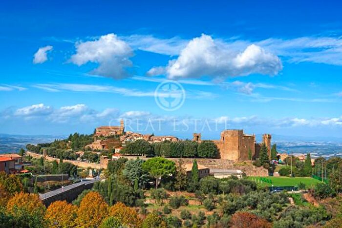 Casa con 6 locali in vendita in Via Bellaria, Montalcino