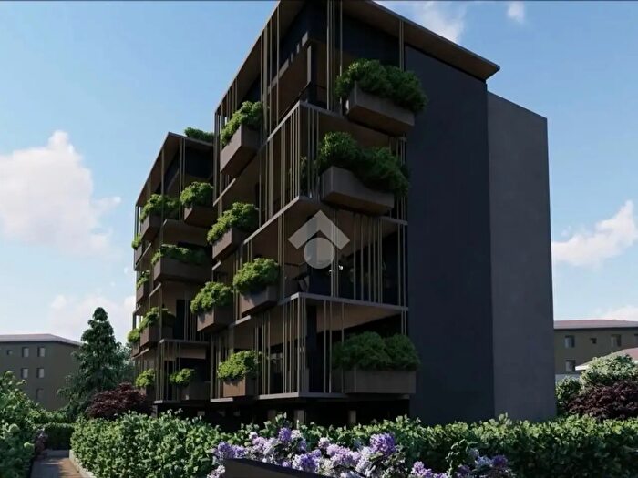 Appartamento quadrilocale in vendita in Via Guido Zadei, Brescia