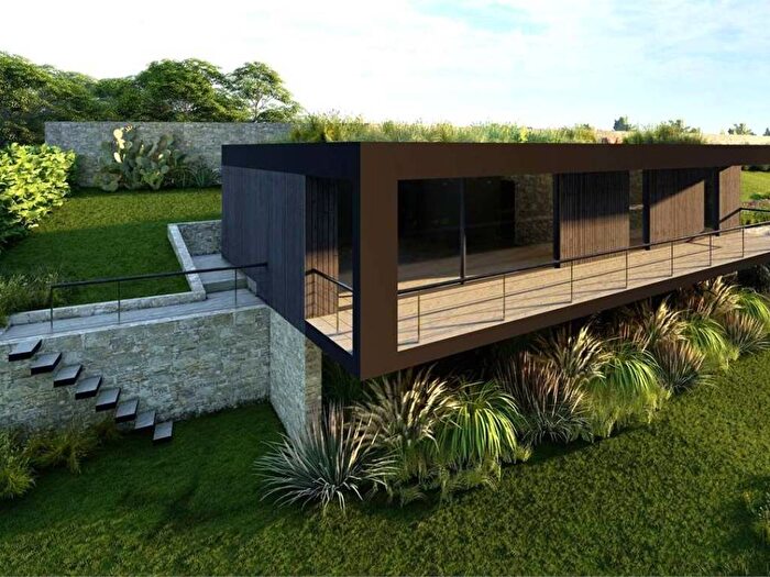 Casa con 6 locali in vendita in Via Novara snc, Nebbiuno