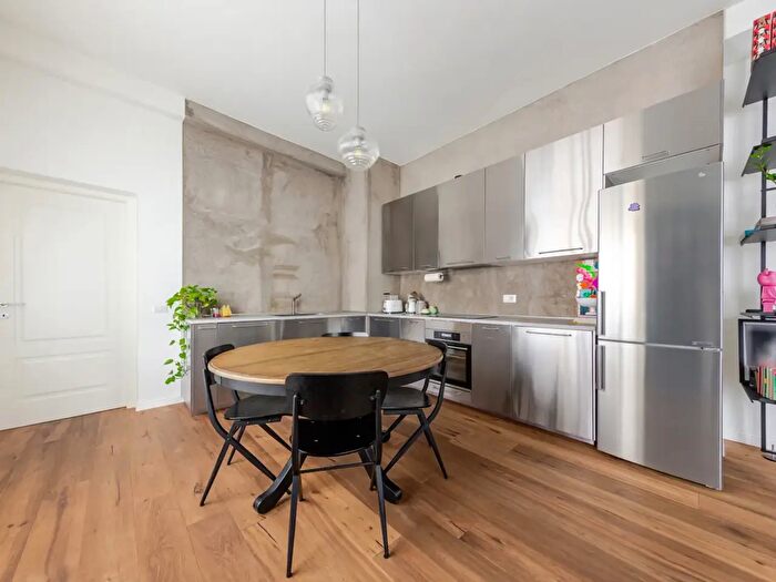 Appartamento trilocale in vendita in Via Gargano, Milano