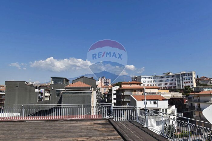 Appartamento quadrilocale in vendita in Via Salvatore Vigo, Acireale