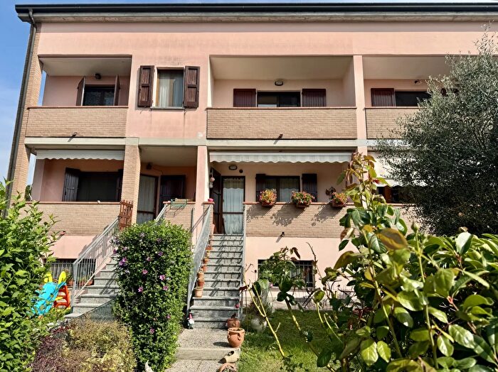 Casa con 5 locali in vendita in Via Antonio Gramsci N, Sissa Trecasali