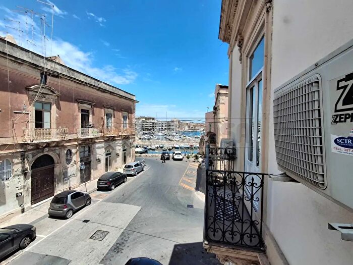 Casa con 5 locali in vendita in Via Eritrea, Siracusa