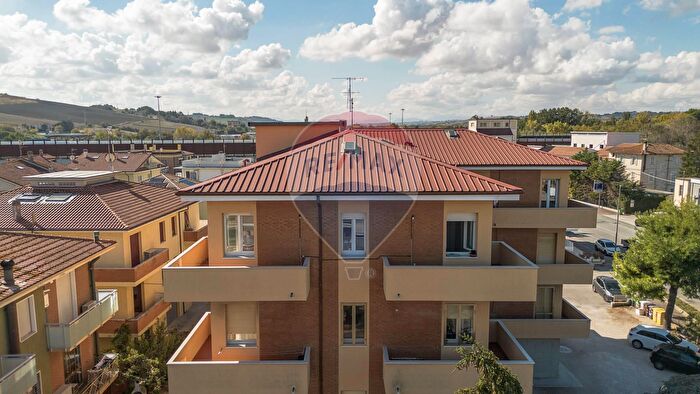 Appartamento con 5 locali in vendita in Giambattisita Vico, Senigallia