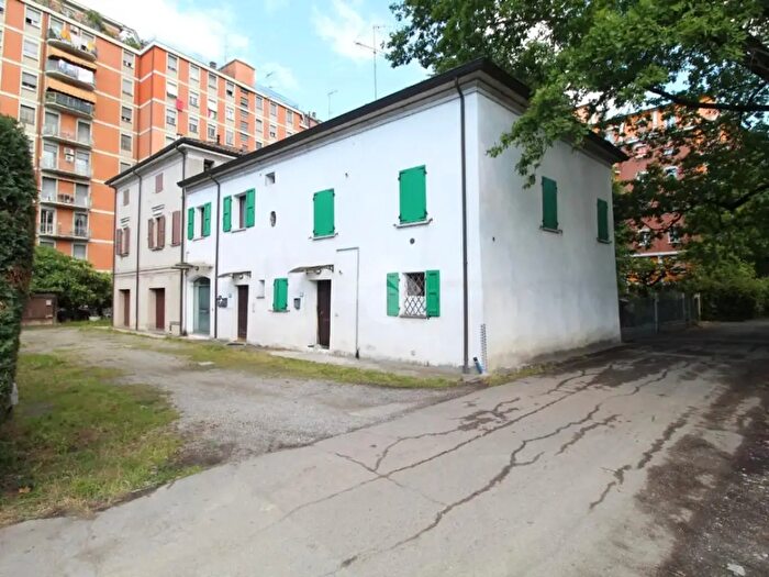 Appartamento trilocale in vendita in Via Antonio Stradivari, Reggio Emilia