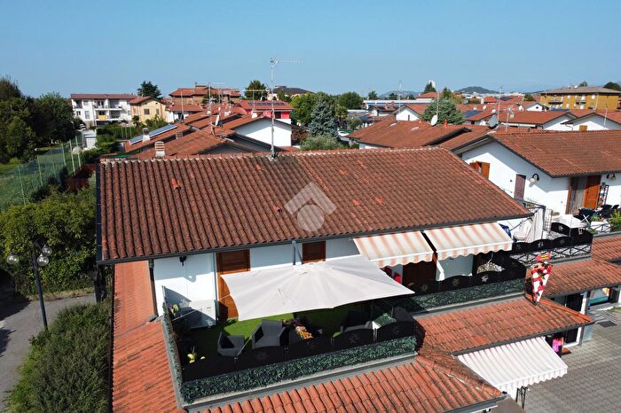 Appartamento trilocale in vendita in Via Europa, Medolago