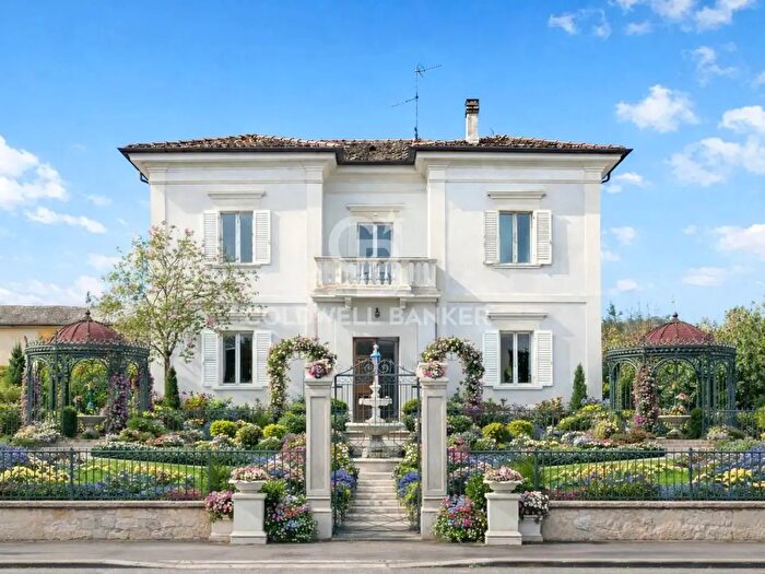 Casa con 5 locali in vendita in Via Mazzini, Urbania