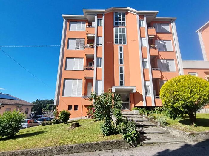Appartamento trilocale in vendita in Via Cernusci, Varese