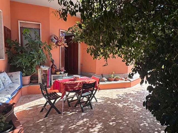 Casa con 12 locali in vendita in Siniscola