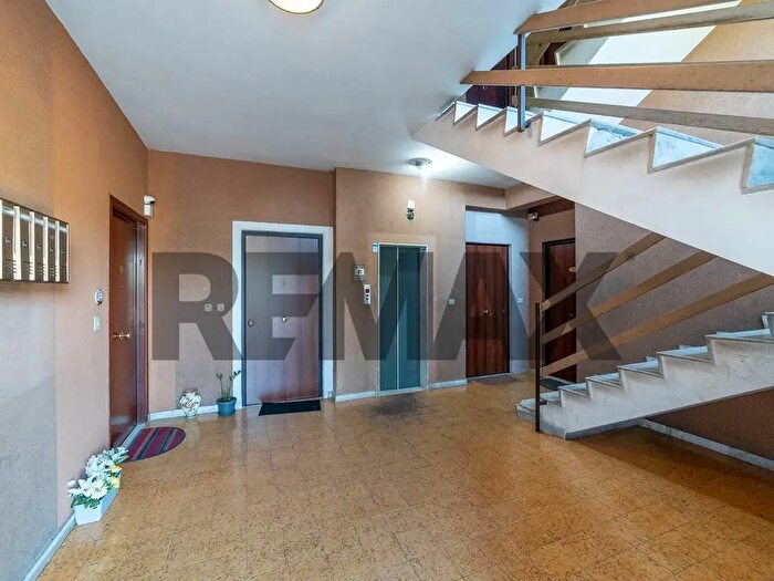 Appartamento con 5 locali in vendita in Via Badia F, Catania