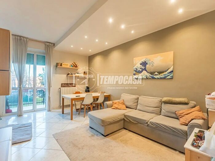 Appartamento trilocale in vendita in Via Tommaso Edison, Settimo Milanese