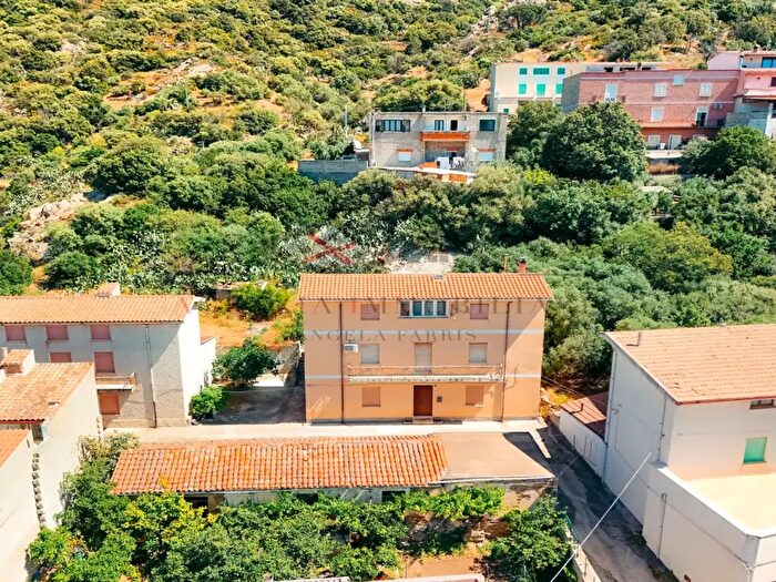 Casa con 10 locali in vendita in Via Giuseppe Mazzini, Lode'