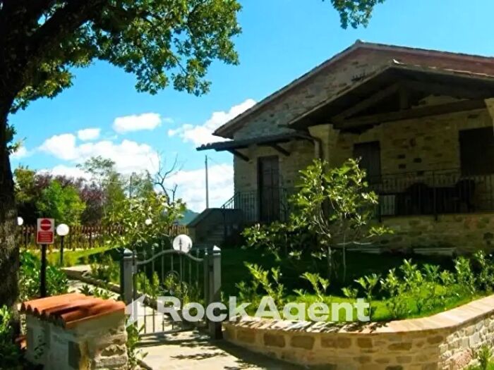 Casa con 6 locali in vendita in Via Colombara, Frontone