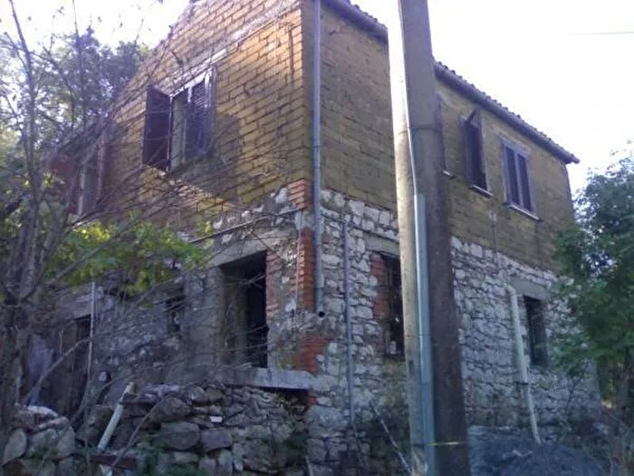 Casa trilocale in vendita in Vallecorsa