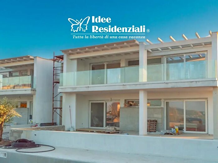 Appartamento trilocale in vendita in Via dellElicriso, Palau